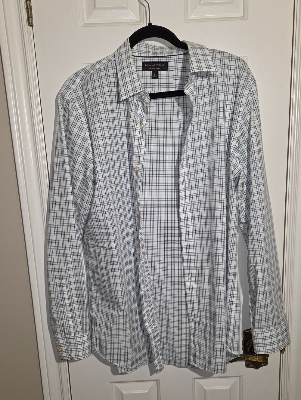 Banana Republic Men's White Shirt with Blue Windowpane Plaid